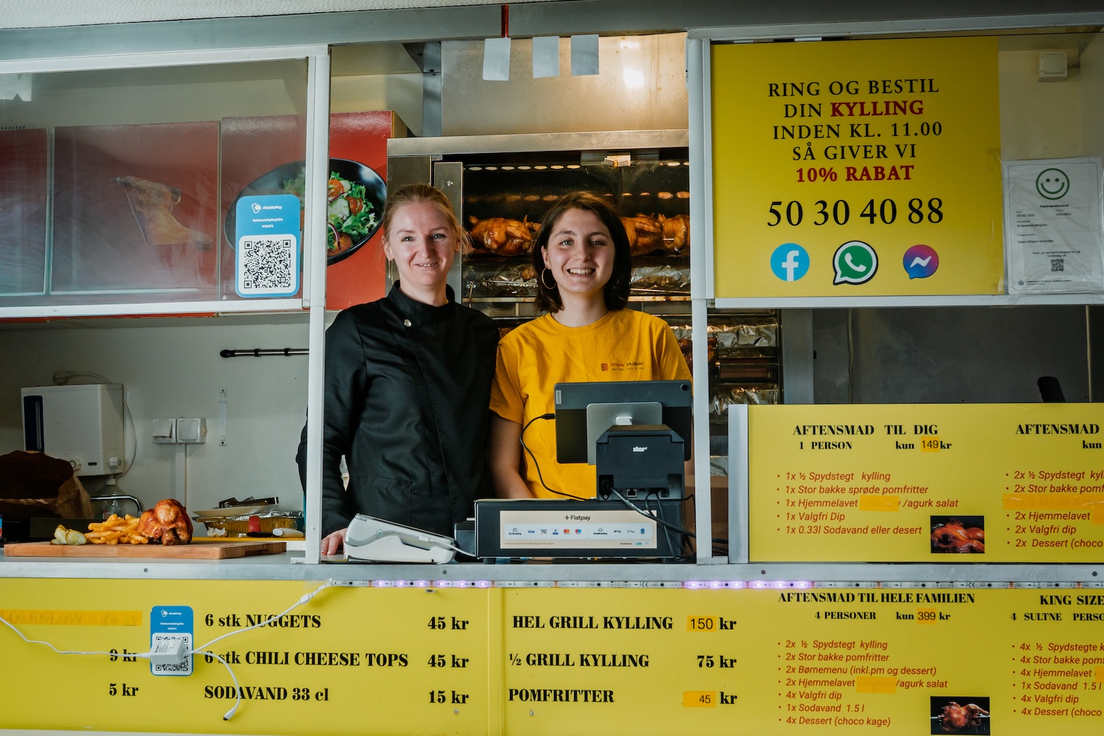 Totos Takeaway med familie og gæster